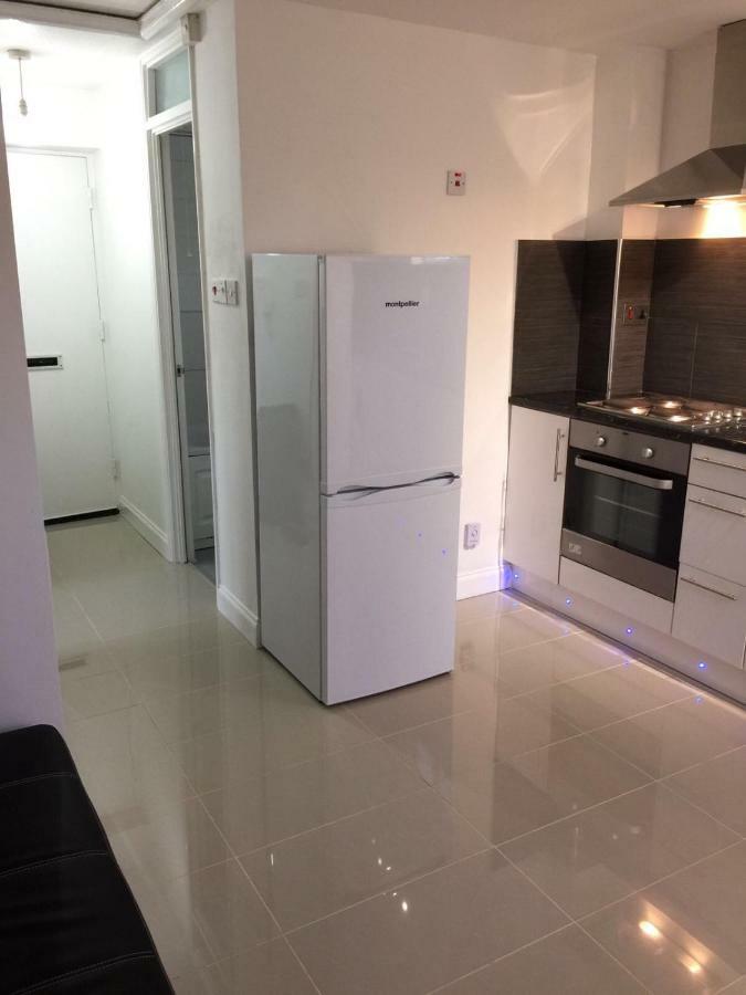 Cosy 2 Bedroom -heathrow Airport