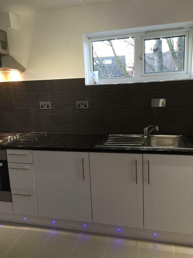 Apartment Cosy 2 Bedroom -heathrow Airport *